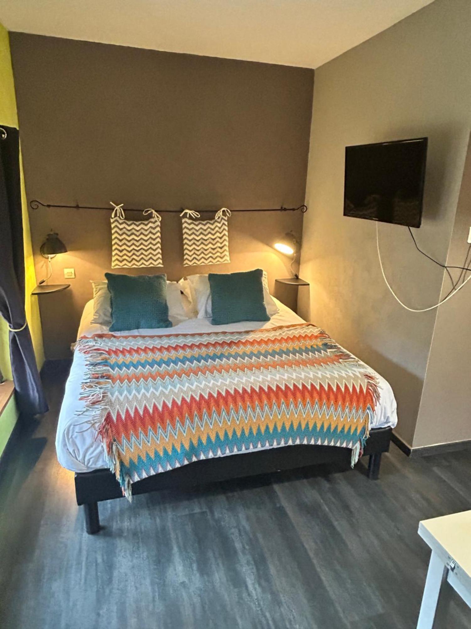 Le D'Tour Gourmand Bed & Breakfast Toulouse-le-Chateau Ngoại thất bức ảnh